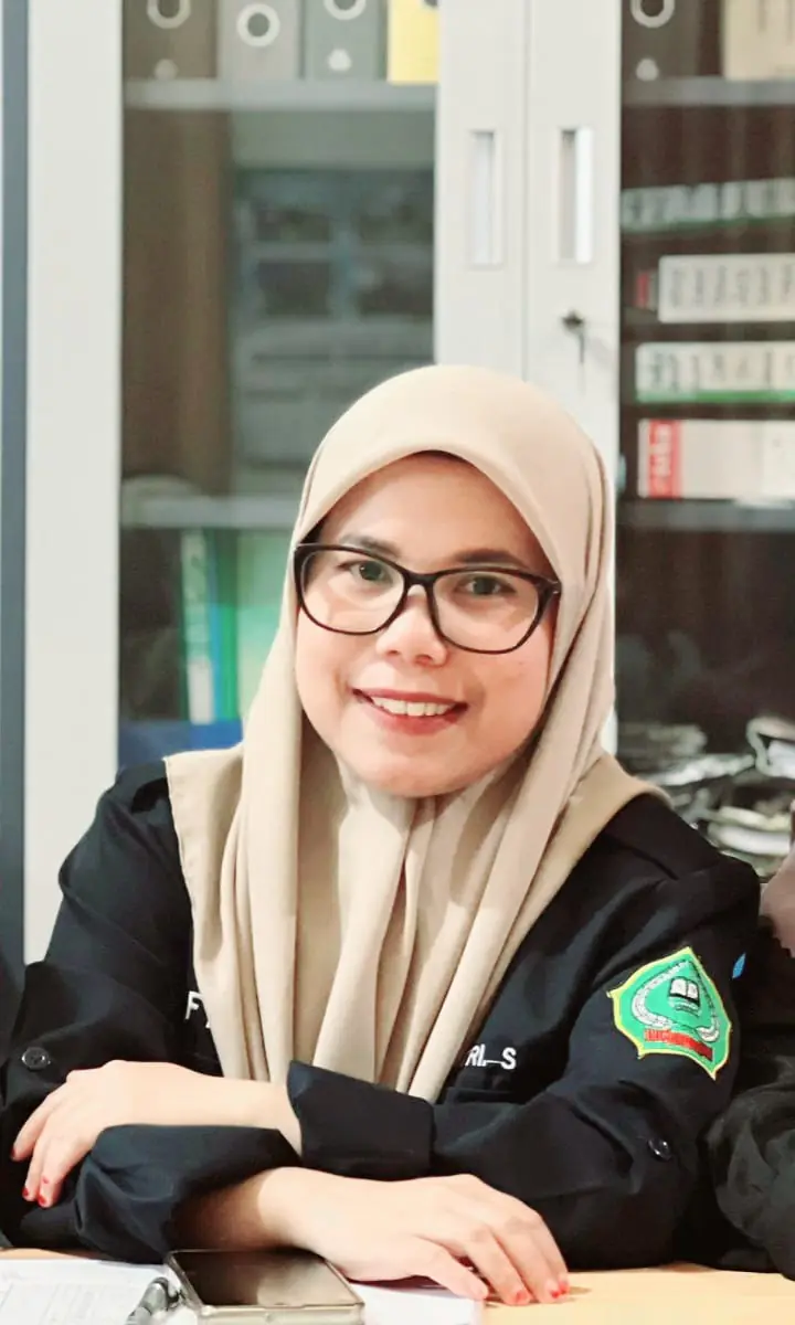 Santi MJ Wahid, S.Pd.,M.Pd